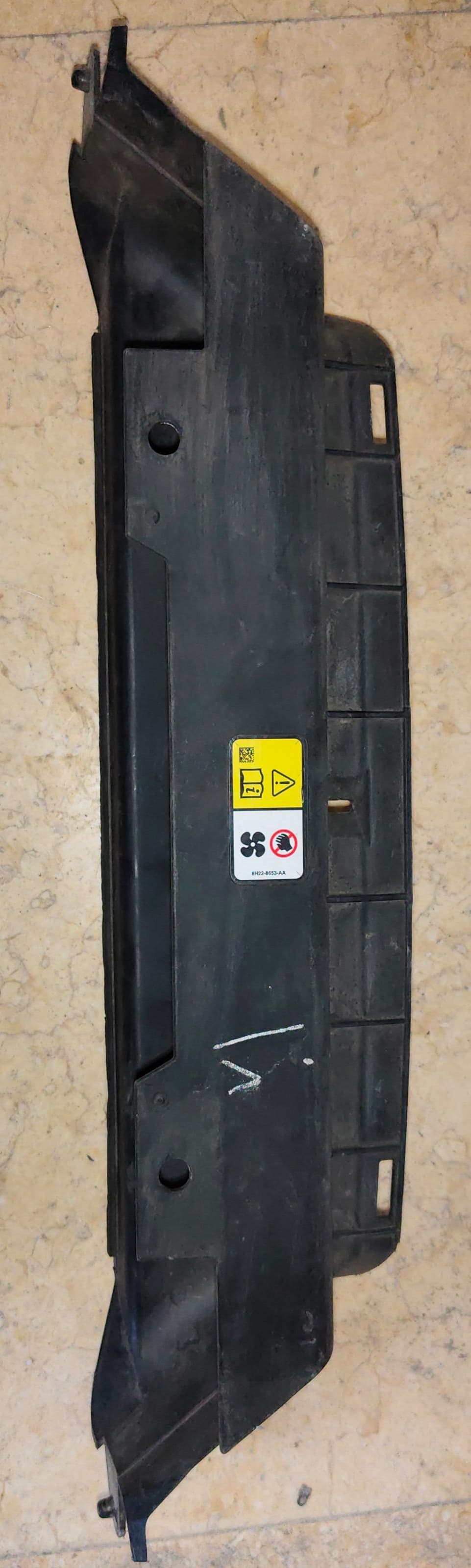 Dirty air intake duct / hose - USED