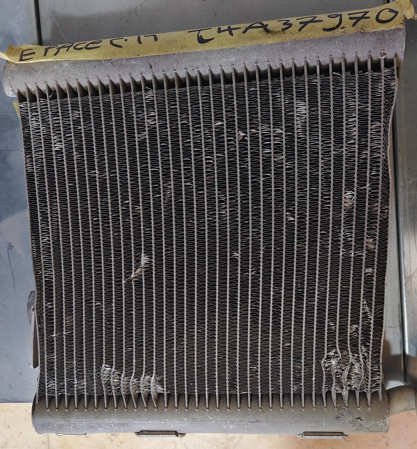 Auxiliary engine cooling radiator, right side - USED