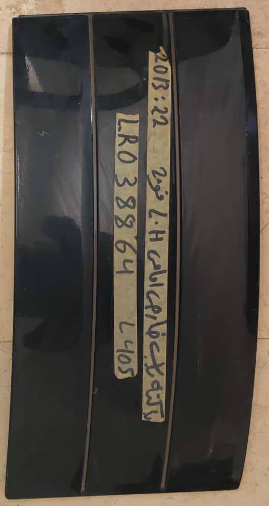 Front Left Door Moulding - USED